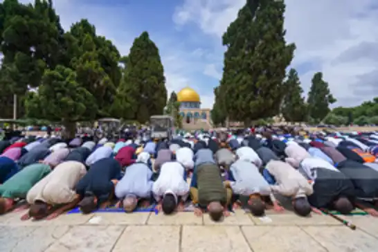 ٤٥ هەزار کەس لە مزگەوتی ئەقسا نوێژی هەینیان ئەنجام دایەوە