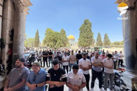 45 ألفًا يؤدون صلاة الجمعة في رحاب المسجد الأقصى