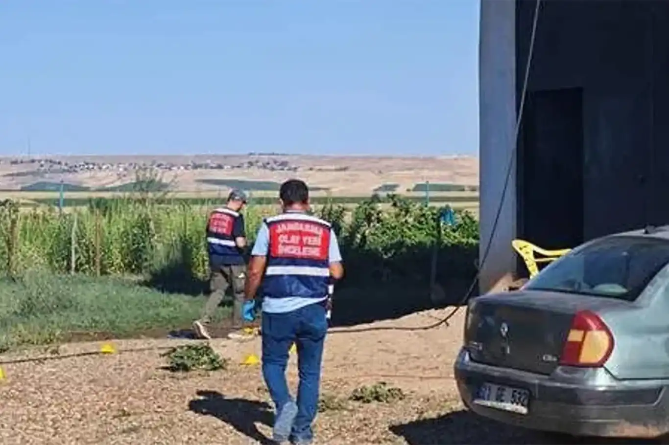 Diyarbakır'da arazi anlaşmazlığı: 2 ölü, 13 gözaltı Diyarbakır'da arazi anlaşmazlığı: 2 ölü, 13 gözaltı
