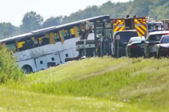 Li Emrîkayê otobus qeza kir: 5 kes mirin
