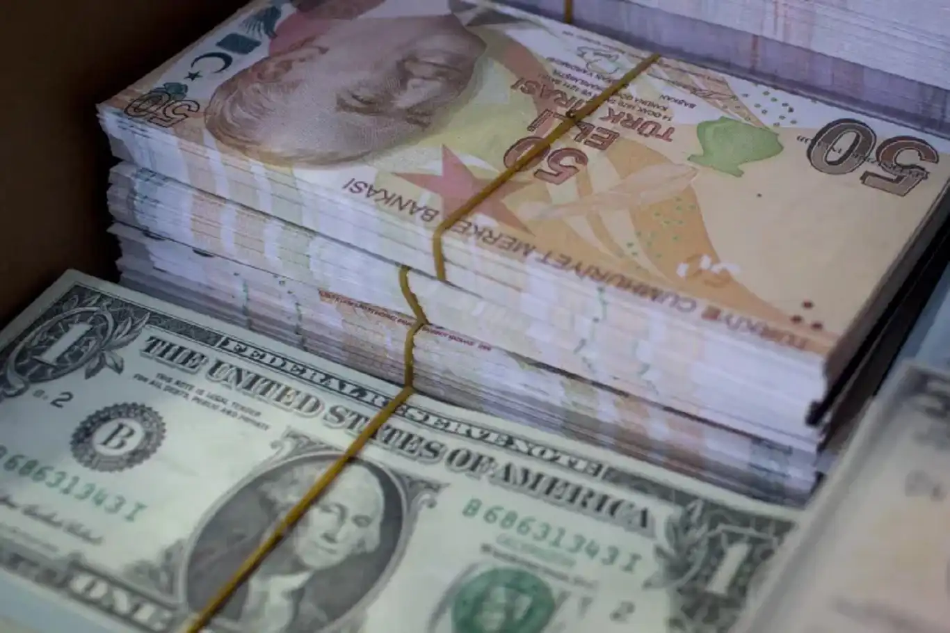 البنك المركزي التركي ينهي العمل بنظام الودائع المحمية من تقلبات سعر الدولار البنك المركزي التركي ينهي العمل بنظام الودائع المحمية من تقلبات سعر الدولار