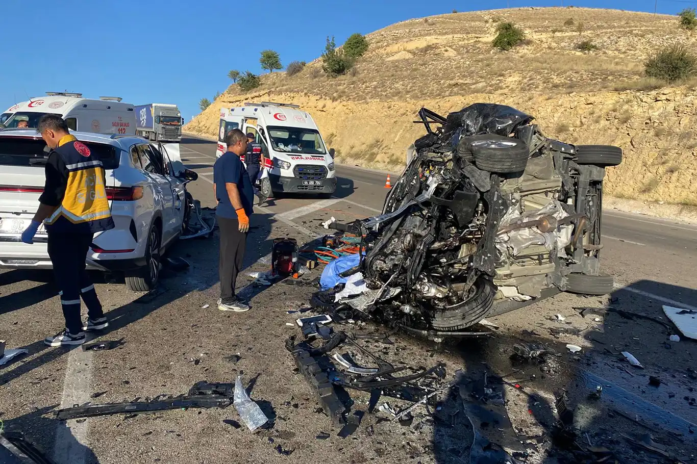 Malatya'da katliam gibi kaza: 4 ölü, 2 yaralı Malatya'da katliam gibi kaza: 4 ölü, 2 yaralı