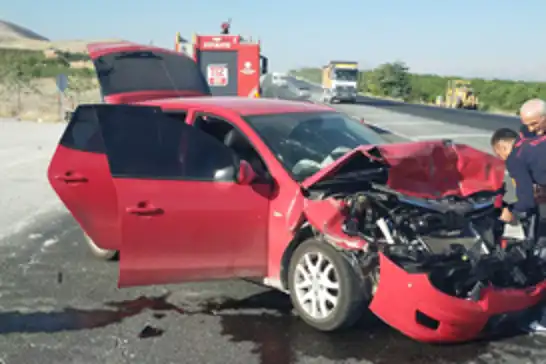 Malatya'da tır ile otomobil çarpıştı: 4 yaralı
