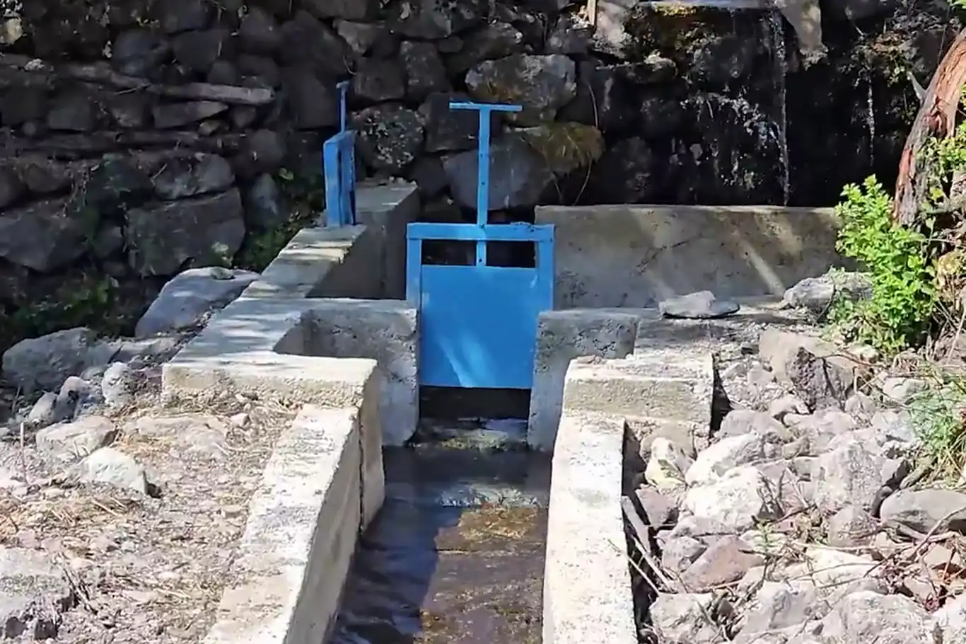 Malatya'da 2 bin 500 metrelik modern sulama kanalı hizmete girdi Malatya'da 2 bin 500 metrelik modern sulama kanalı hizmete girdi