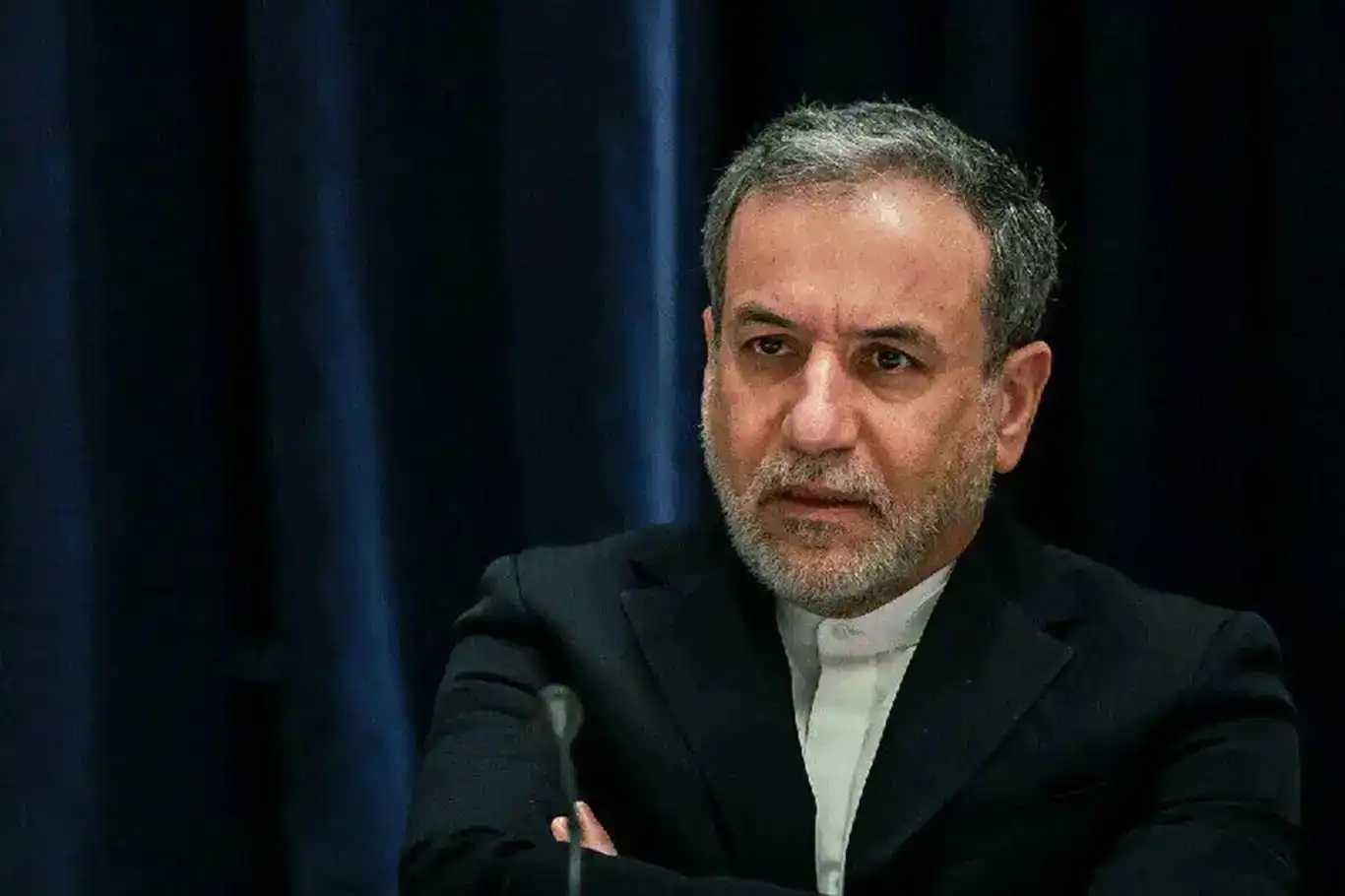 وزير الخارجية الإيراني: مستعدون لاستئناف المفاوضات غير المباشرة مع واشنطن بشأن الملف النووي وزير الخارجية الإيراني: مستعدون لاستئناف المفاوضات غير المباشرة مع واشنطن بشأن الملف النووي