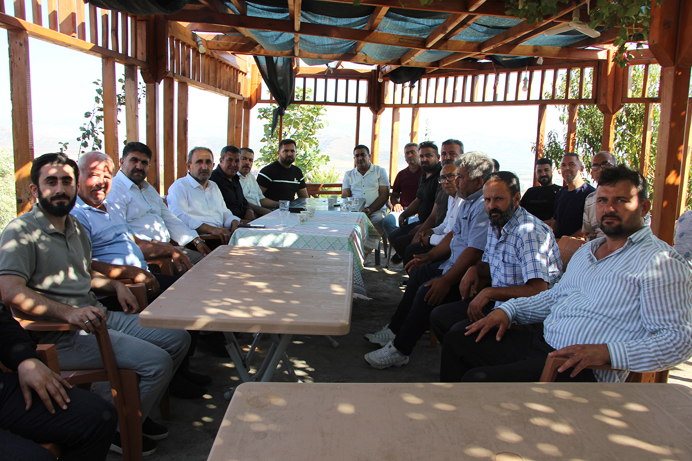 HÜDA PAR MP Şahzade Demir meets earthquake survivors in Nurdağı HÜDA PAR MP Şahzade Demir meets earthquake survivors in Nurdağı