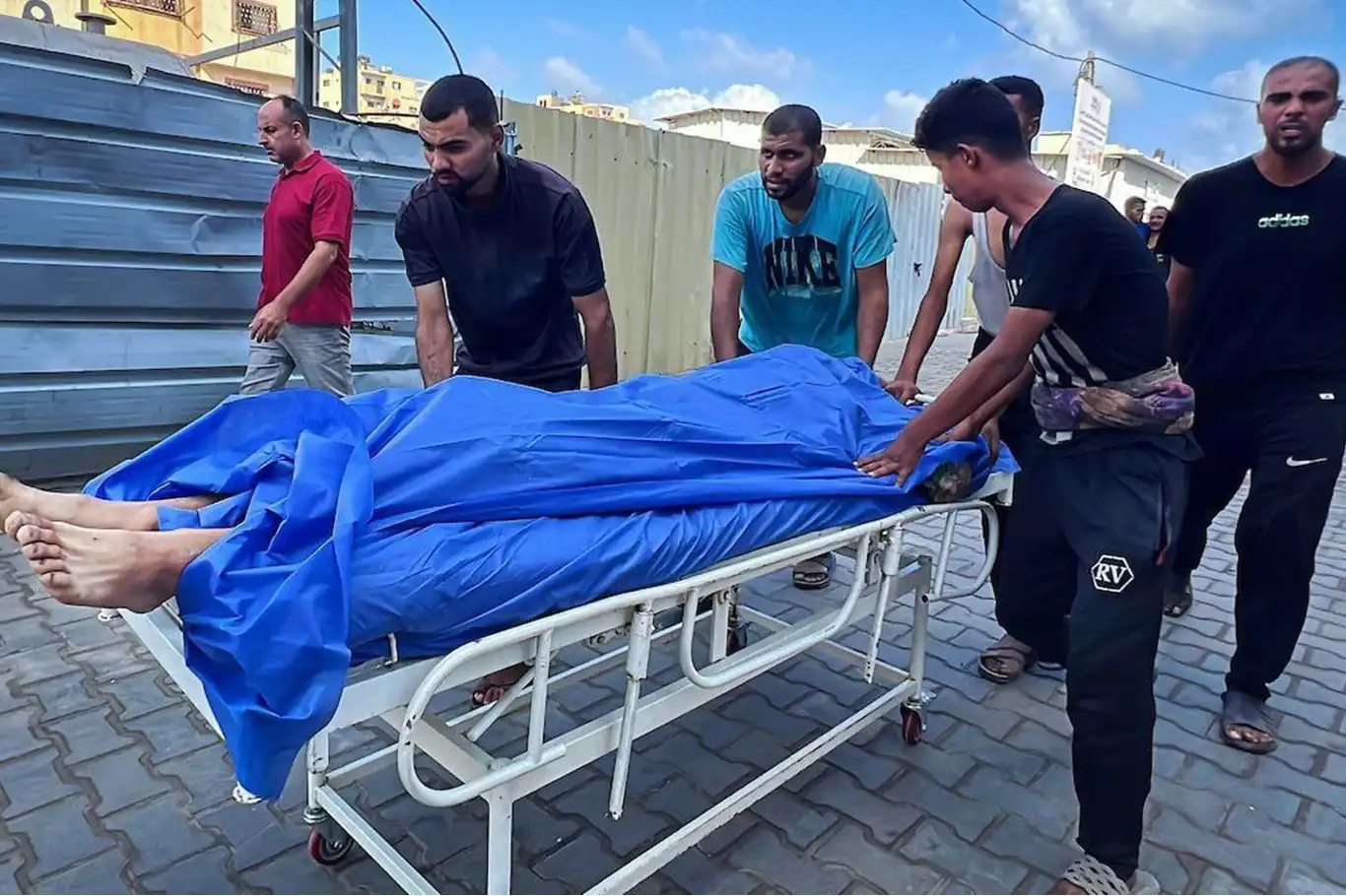 İşgalcilerin Gazze'ye yönelik saldırılarında son 24 saatte 76 şehit, 298 yaralı