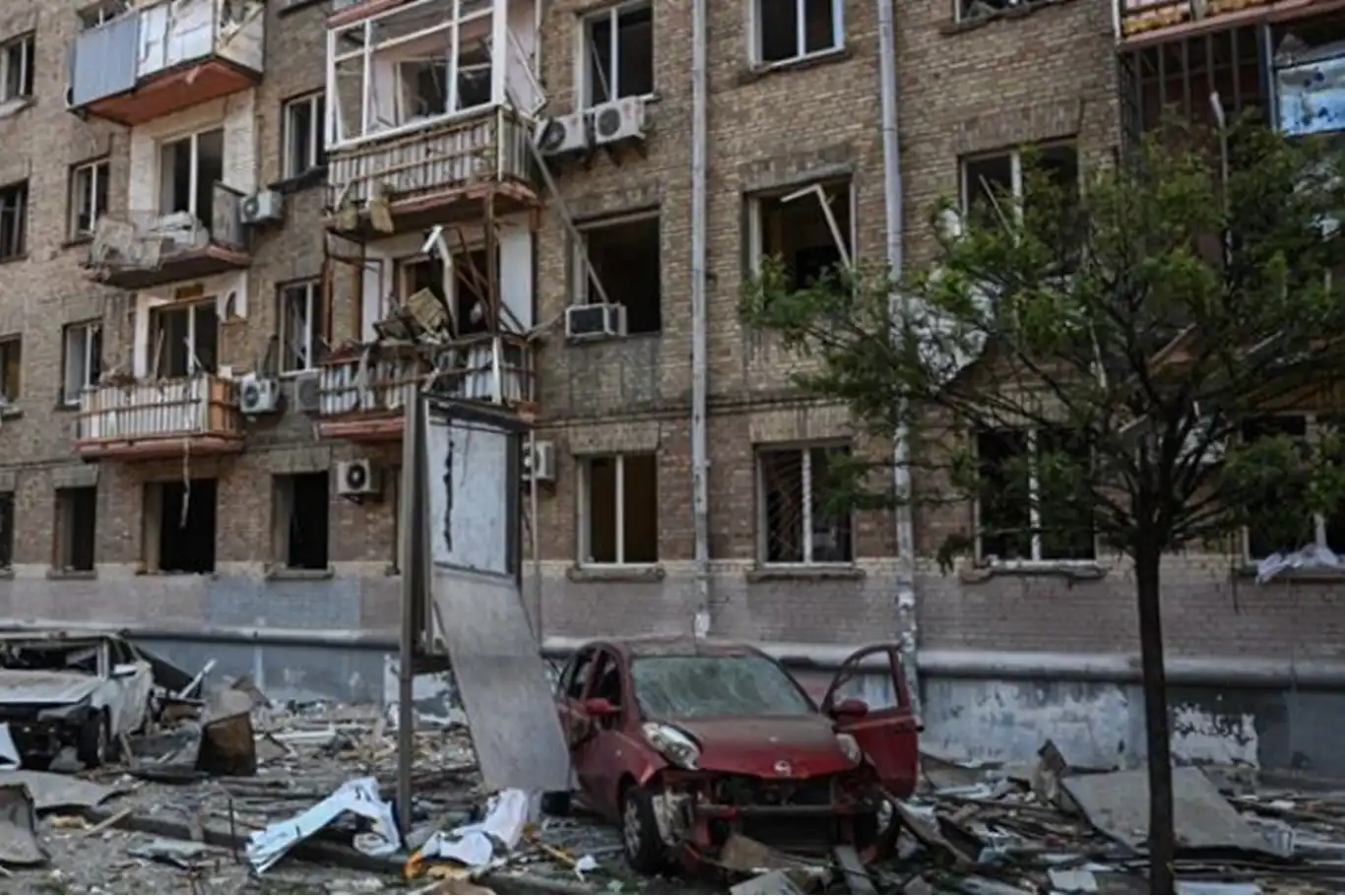 Rusya’nın Kiev saldırısında ölü sayısı 14, yaralı sayısı 38'e yükseldi