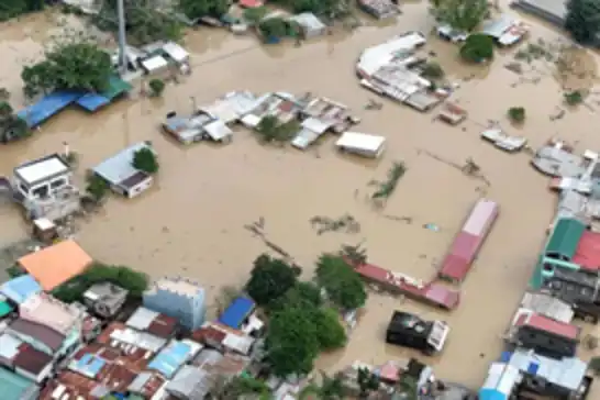 Vietnam'ı Kajiki Tayfunu vurdu: 7 ölü, 34 yaralı