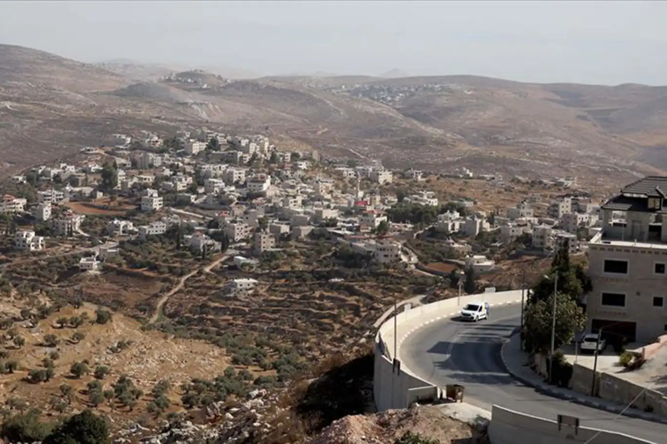 Yahudi çeteler Ramallah'ta su kuyularına saldırdı Yahudi çeteler Ramallah'ta su kuyularına saldırdı