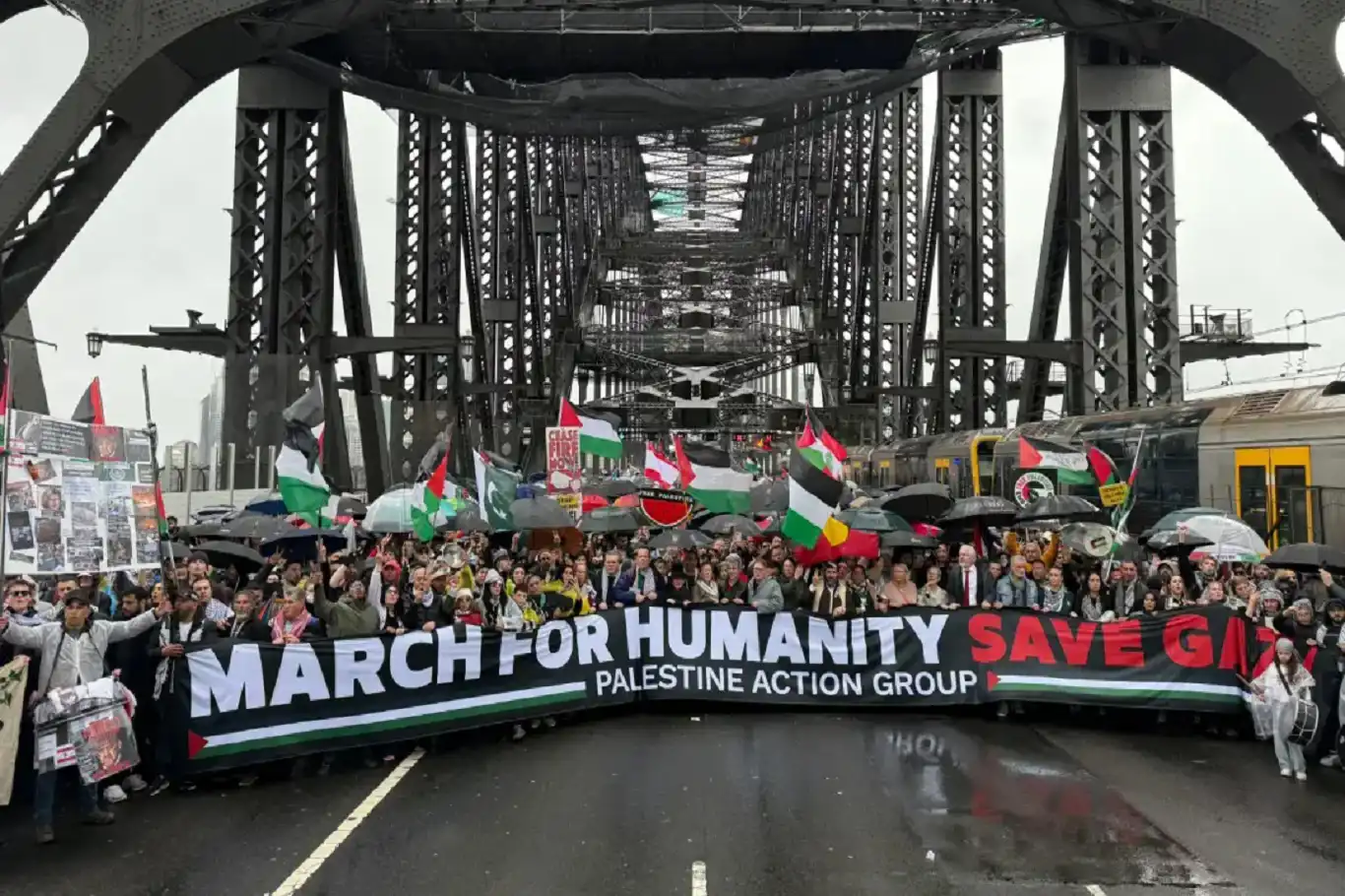Australia: Tens of thousands march Sydney Harbour Bridge for Gaza