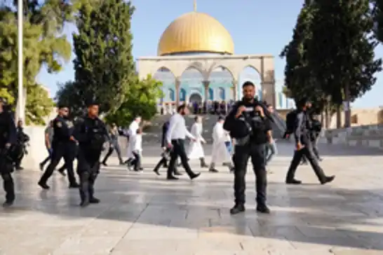 وزارة الأوقاف الفلسطينية: 27 اقتحامًا للأقصى و51 منعًا للأذان بالحرم الإبراهيمي في تموز