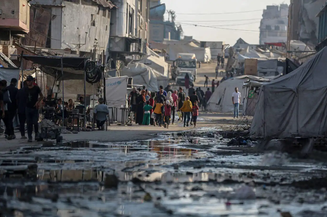 İşgalciler Gazze'nin kuzeyinde ev yıkımlarını sürdürüyor İşgalciler Gazze'nin kuzeyinde ev yıkımlarını sürdürüyor