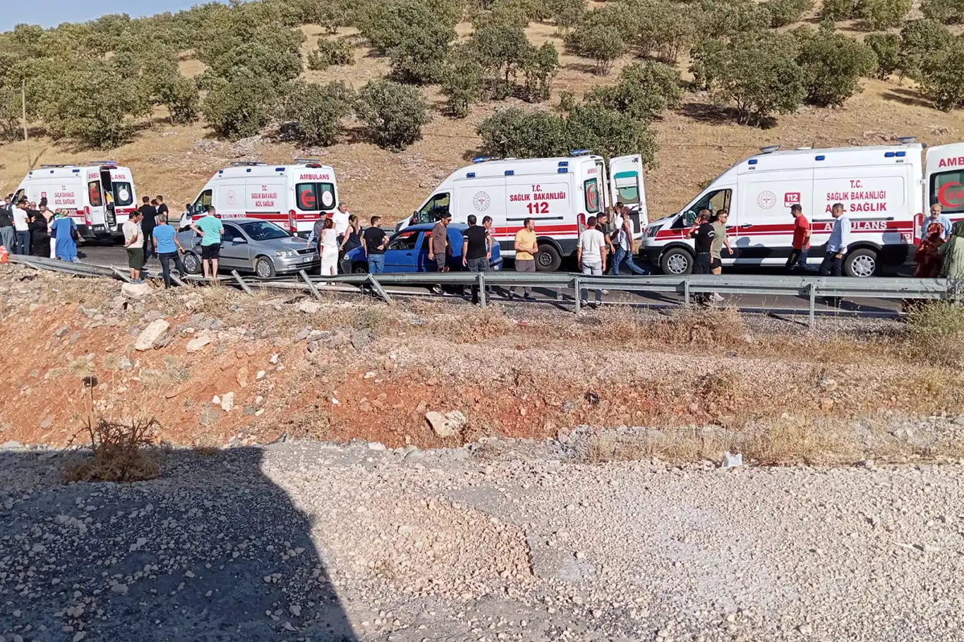 Diyarbakır’da minibüs devrildi: 4 ölü, 7 yaralı