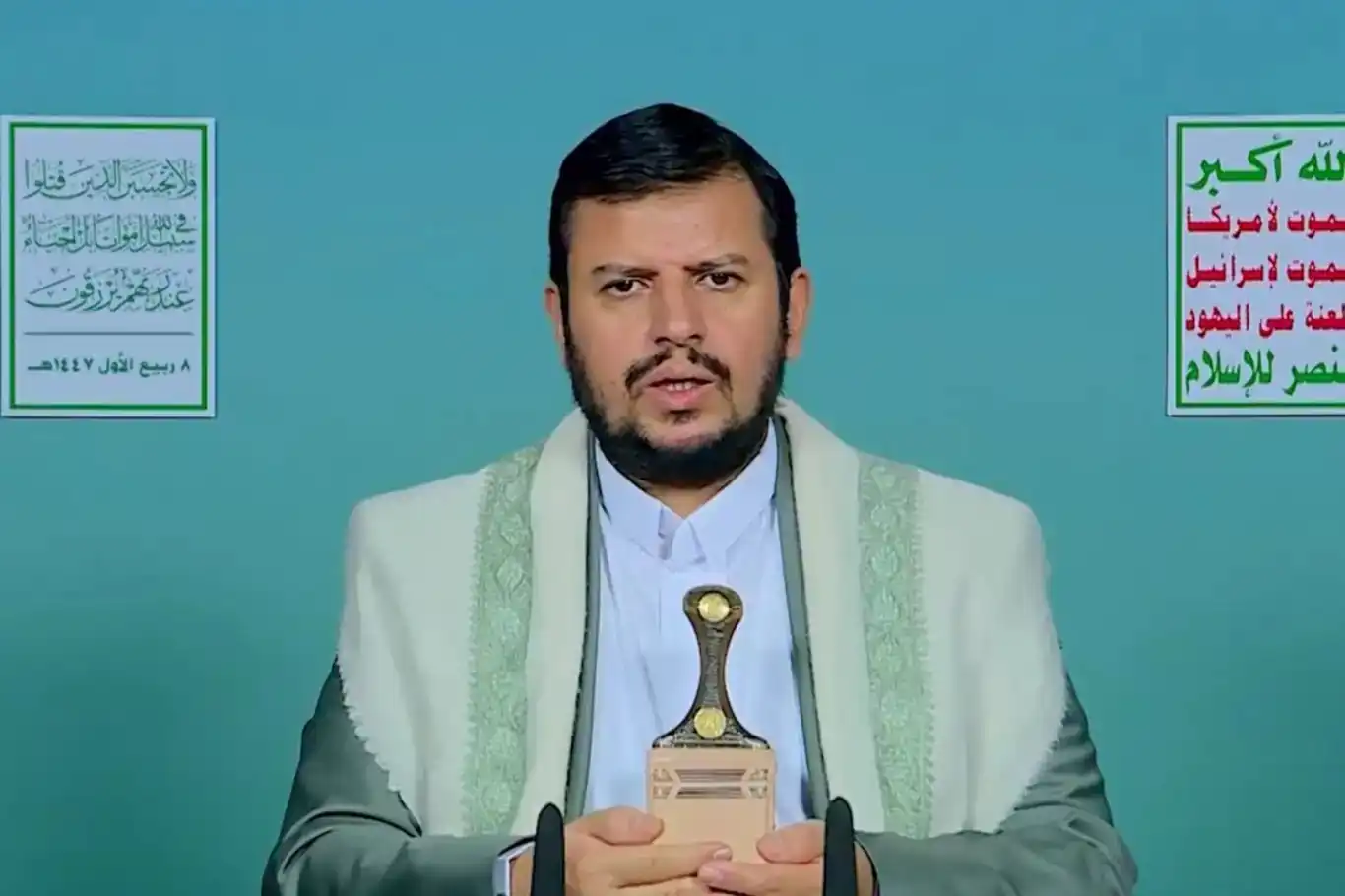 زعيم أنصار الله في اليمن: قواتنا الأمنية تعزز الجبهة الداخلية لمواجهة مخططات الاحتلال ودعم فلسطين مستمر زعيم أنصار الله في اليمن: قواتنا الأمنية تعزز الجبهة الداخلية لمواجهة مخططات الاحتلال ودعم فلسطين مستمر