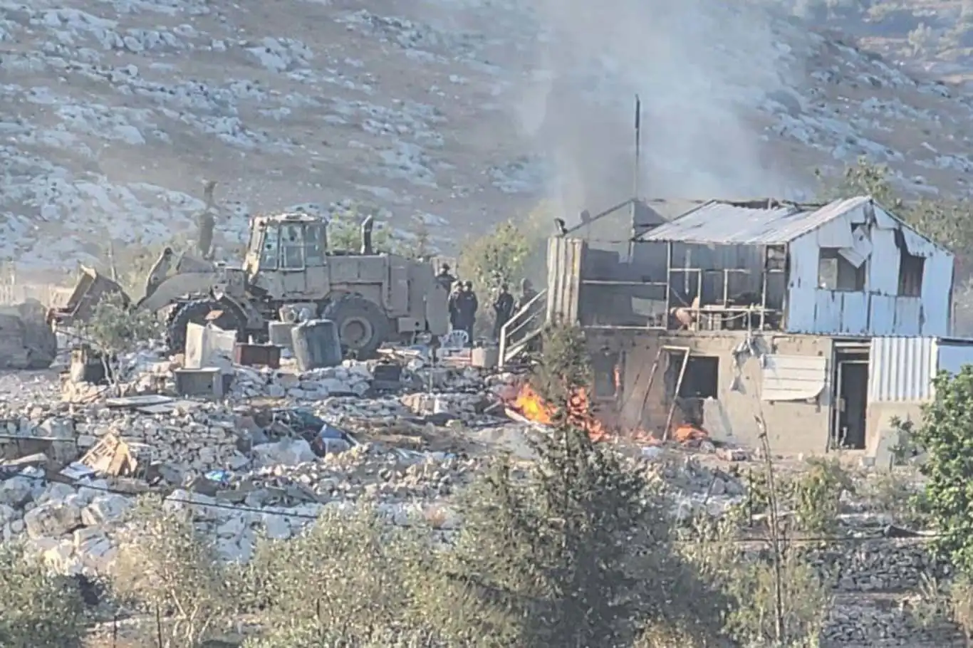 İşgalciler, Cenin'in güneyinde bir tarım barakasını bombaladı: 2 şehit İşgalciler, Cenin'in güneyinde bir tarım barakasını bombaladı: 2 şehit