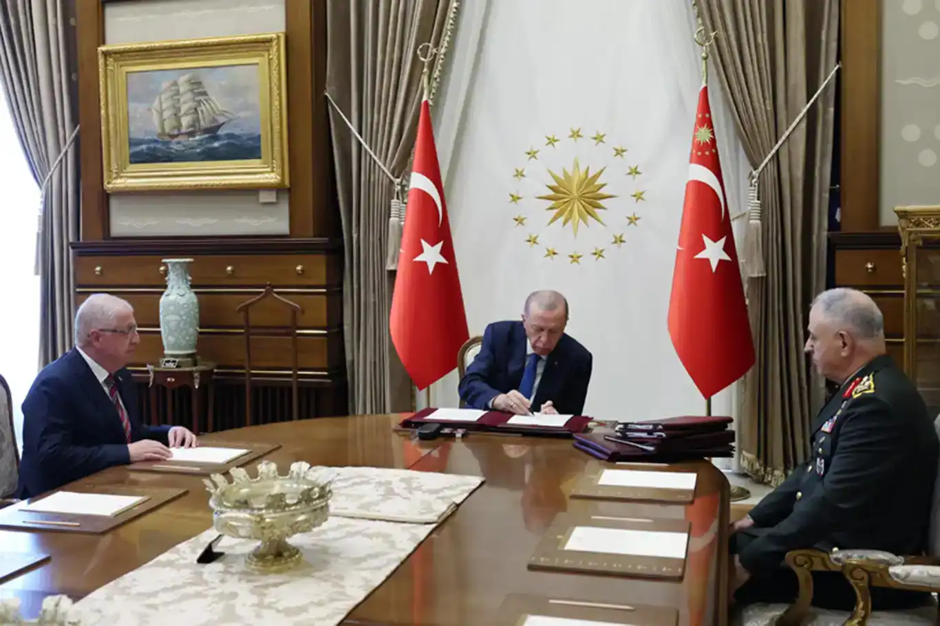 Yüksek Askeri Şura yarın Cumhurbaşkanı Erdoğan başkanlığında toplanacak Yüksek Askeri Şura yarın Cumhurbaşkanı Erdoğan başkanlığında toplanacak