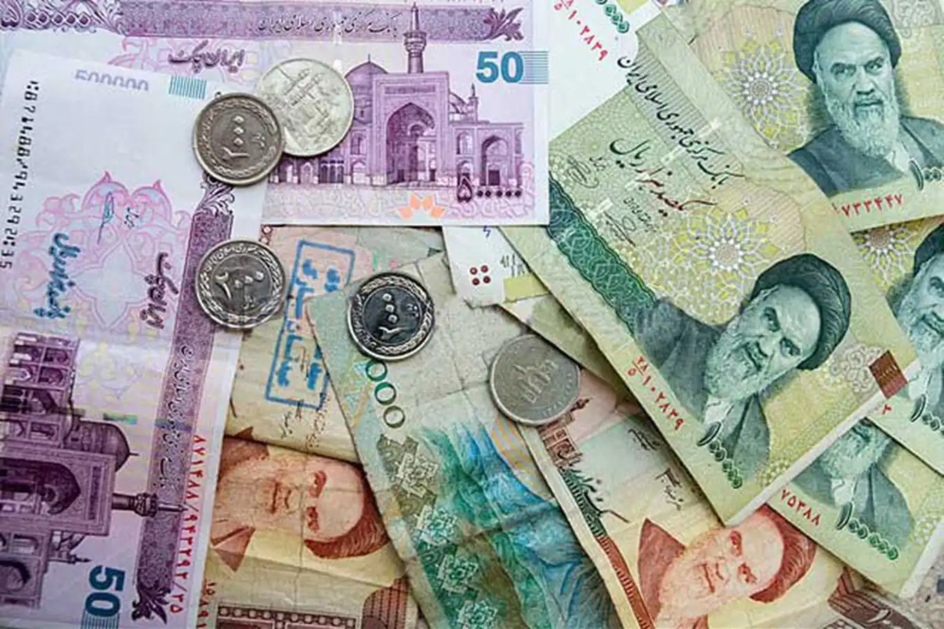 İran'da komisyon, paradan 4 sıfırı atmayı onayladı