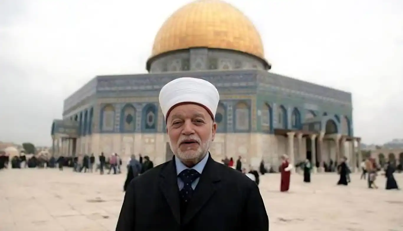 حماس تدين إبعاد مفتي القدس وتدعو للتحرك لحماية الأقصى حماس تدين إبعاد مفتي القدس وتدعو للتحرك لحماية الأقصى