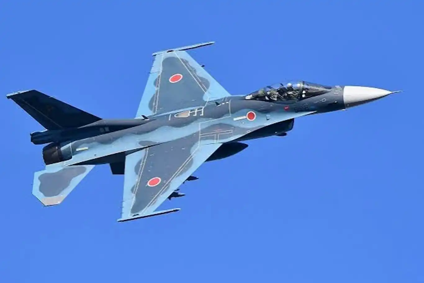 Japonya'da savaş uçağı düştü