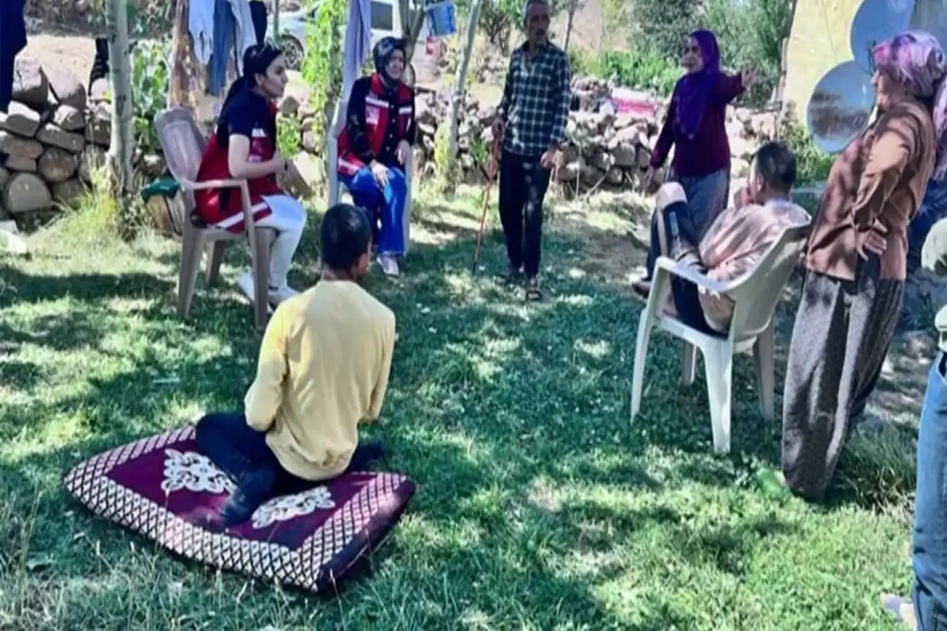 Bingöl’de evleri taranan engelli kardeşlere destek Bingöl’de evleri taranan engelli kardeşlere destek