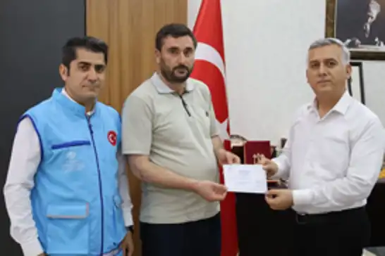 Gaziantep'te yaz Kur'an kursuna devam eden öğrenciler harçlıklarını Gazze'ye bağışladı