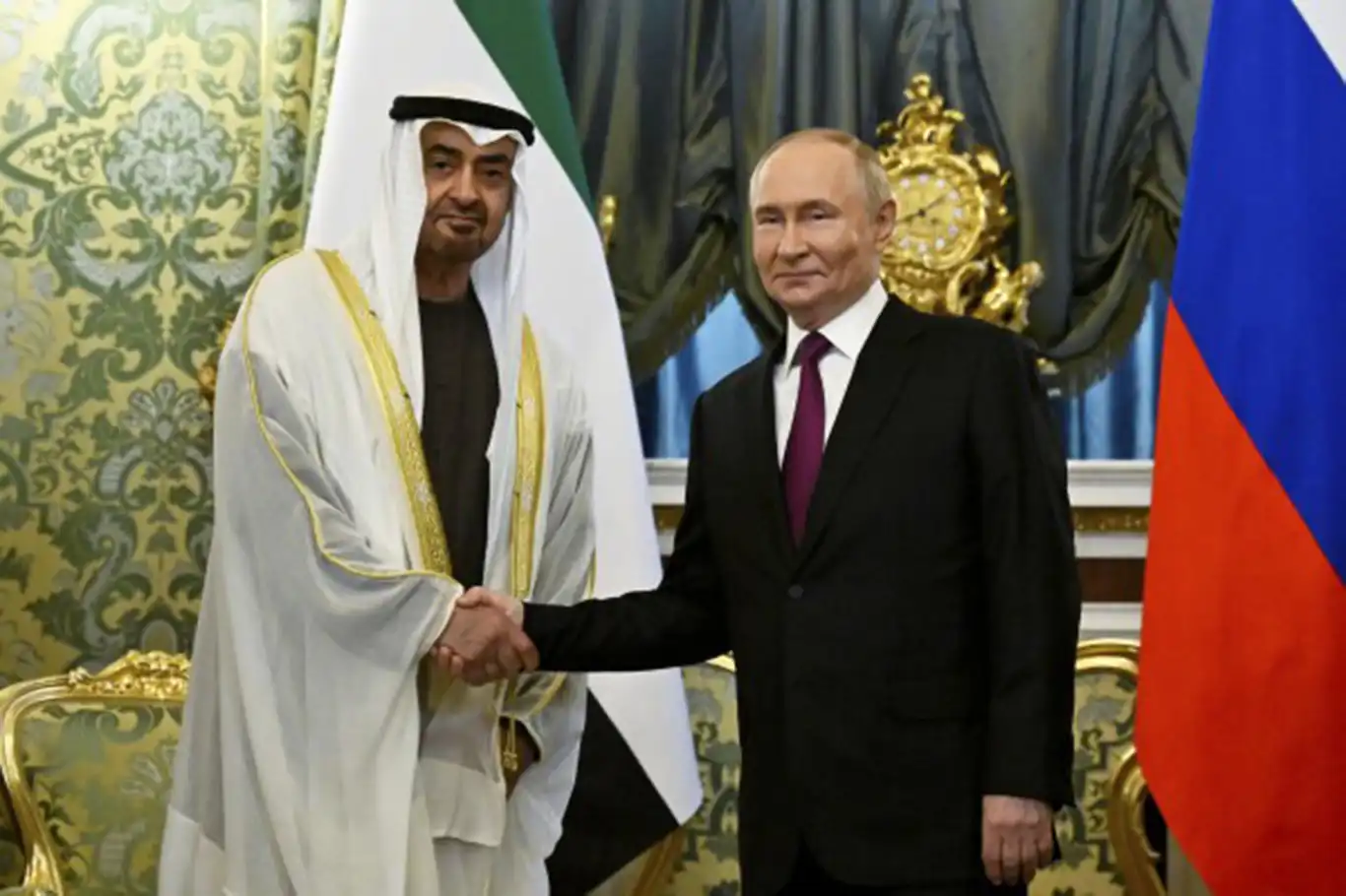 Putin ve BAE Devlet Başkanı Al Nahyan bir araya geldi Putin ve BAE Devlet Başkanı Al Nahyan bir araya geldi