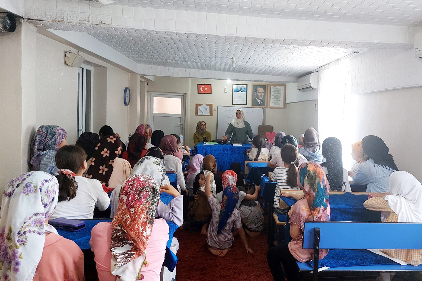 Batman'da Kur'an kursu öğrencilerine "çevre ahlakı" semineri Batman'da Kur'an kursu öğrencilerine "çevre ahlakı" semineri