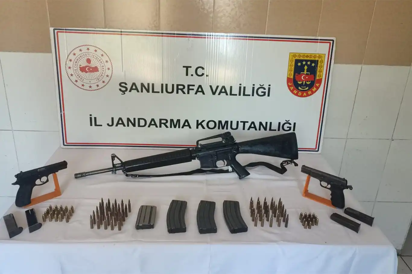 Şanlıurfa’da ruhsatsız silah operasyonu Şanlıurfa’da ruhsatsız silah operasyonu