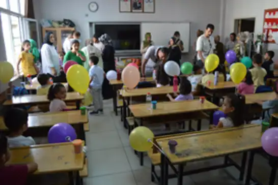 Uyum haftası başladı: Veliler ve öğrenciler heyecanlı