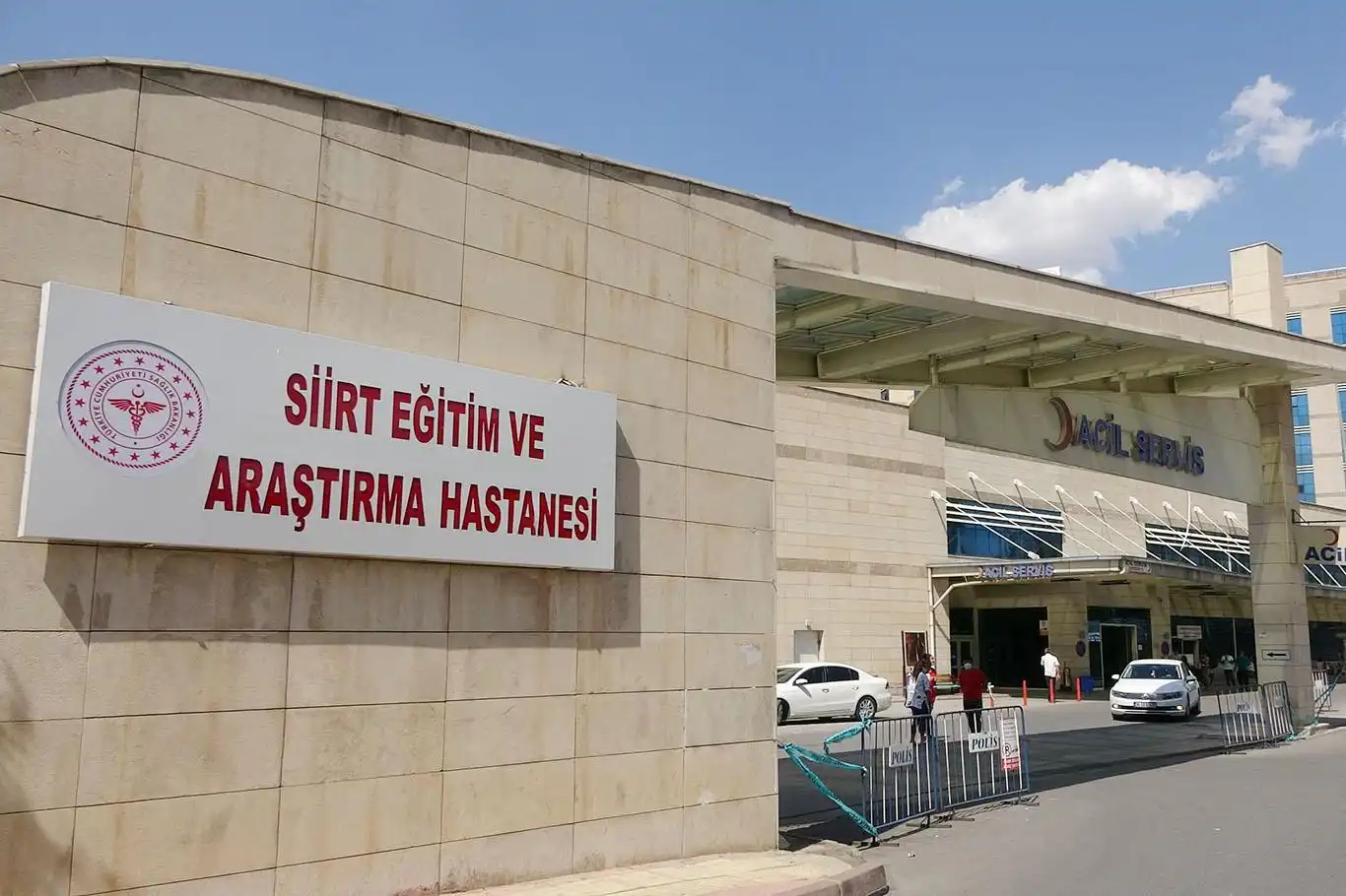 Damdan düşen yaşlı kadın ağır yaralandı Damdan düşen yaşlı kadın ağır yaralandı