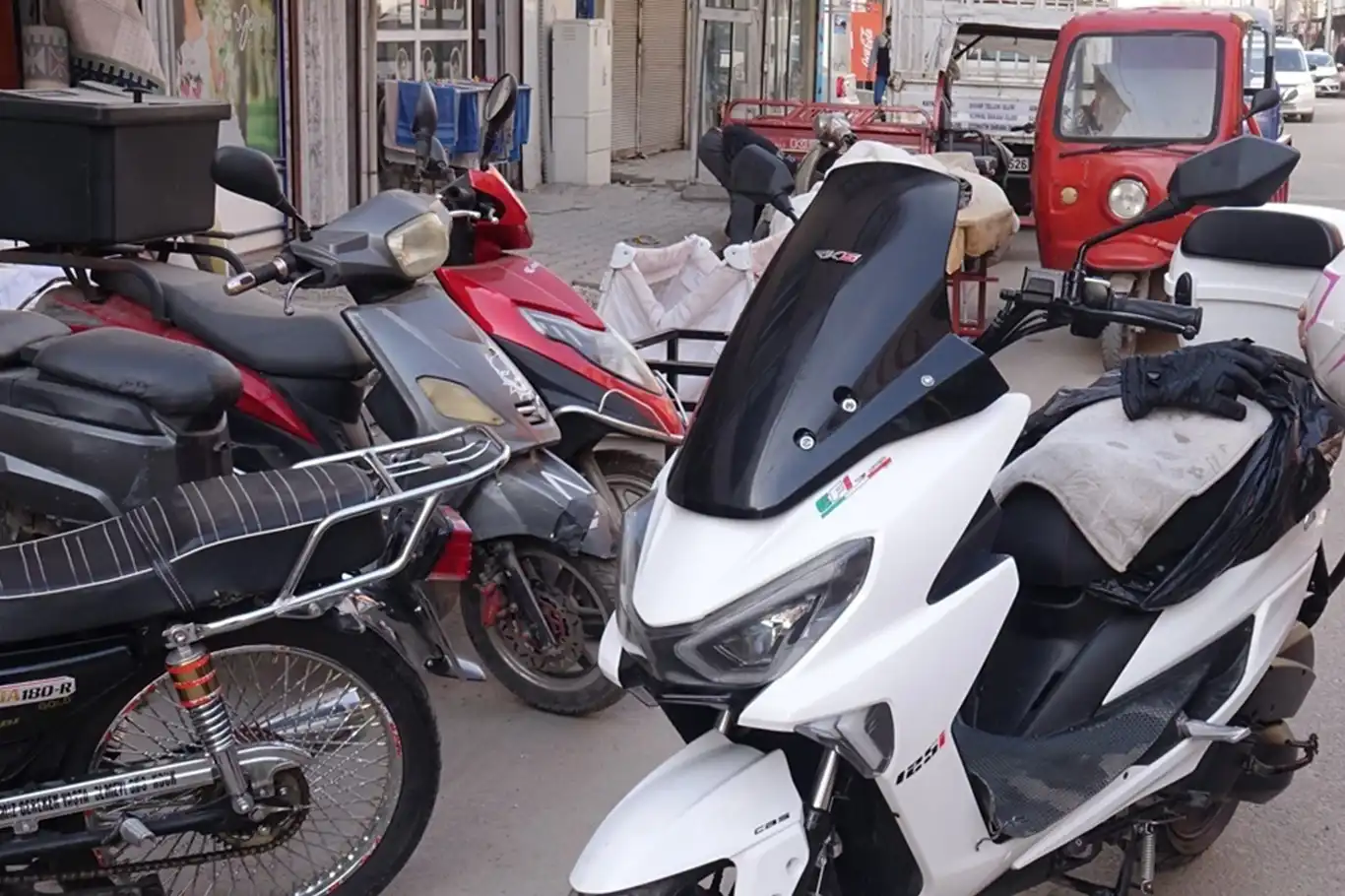 İstanbul'da motosikletler için "park" genelgesi yayımlandı İstanbul'da motosikletler için "park" genelgesi yayımlandı