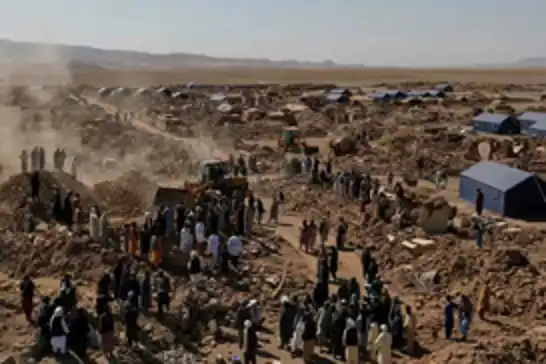 ارتفاع عدد قتلى الزلزال في أفغانستان إلى 800