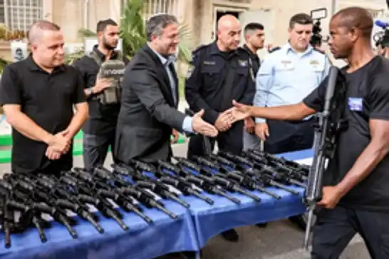 بن غفير يمنح تراخيص حمل السلاح لـ100 ألف مستوطن يهودي