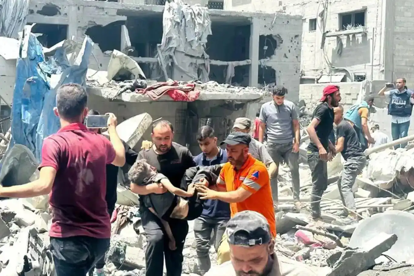 Üçüncü yıla giren eğitim soykırımı: Gazze'de 17 bini aşkın öğrenci ve eğitimci şehit Üçüncü yıla giren eğitim soykırımı: Gazze'de 17 bini aşkın öğrenci ve eğitimci şehit