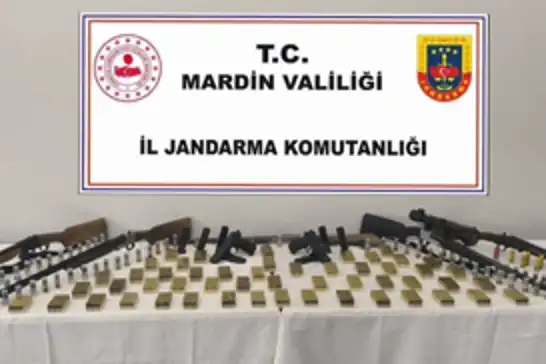 Mardin’de çok sayıda silah ve mühimmat ele geçirildi: 2 kişi yakalandı