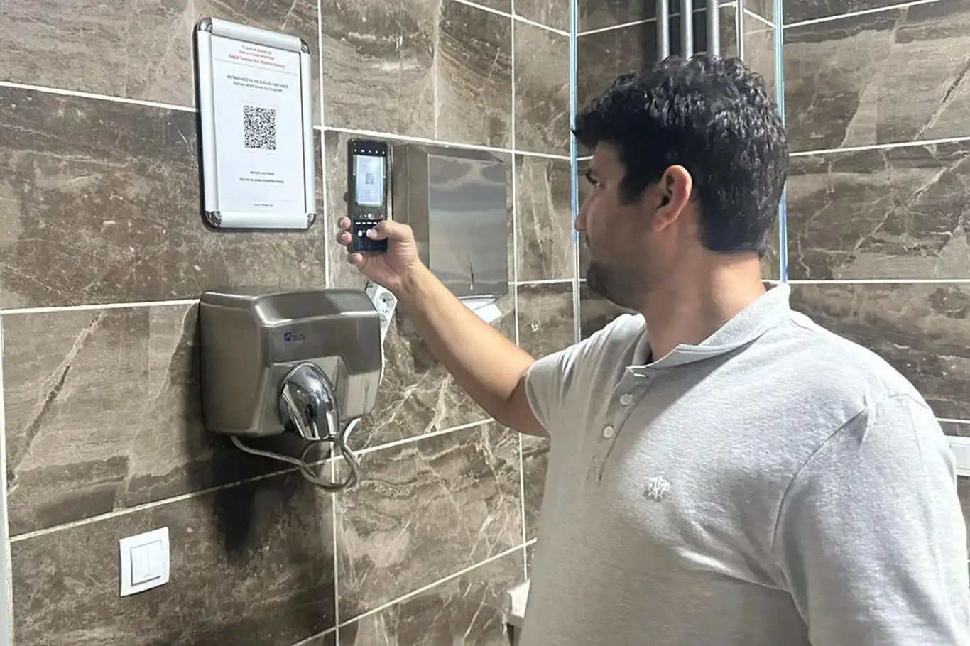 Hastanelerde hijyen için yeni dönem: QR kodla temizlik bildirimi Hastanelerde hijyen için yeni dönem: QR kodla temizlik bildirimi