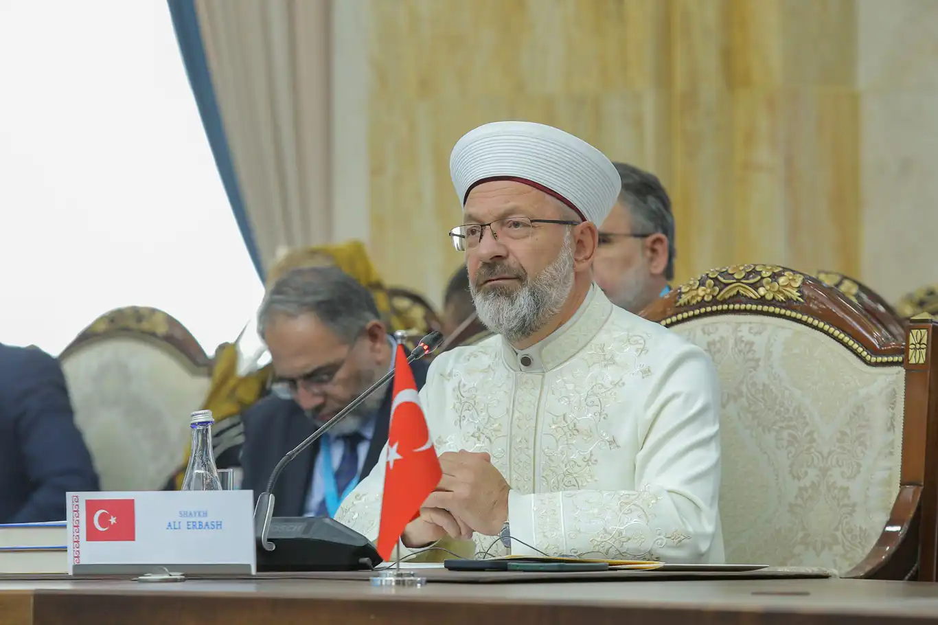 Erbaş: İslam beldelerin kurtuluşu ümmet bilincinin yeniden ikame edilmesine bağlıdır