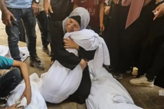 کۆمەڵکوژی لە غەززە بەردەوامە: ١٢ شەهید