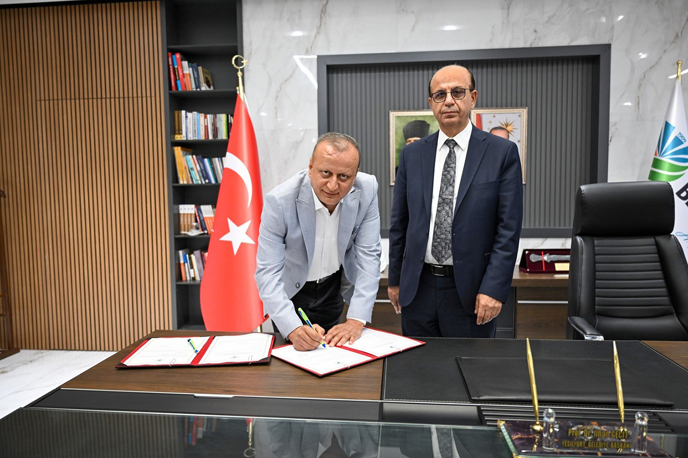 Yeşilyurt'ta bir taziye evinin daha protokolü imzalandı Yeşilyurt'ta bir taziye evinin daha protokolü imzalandı