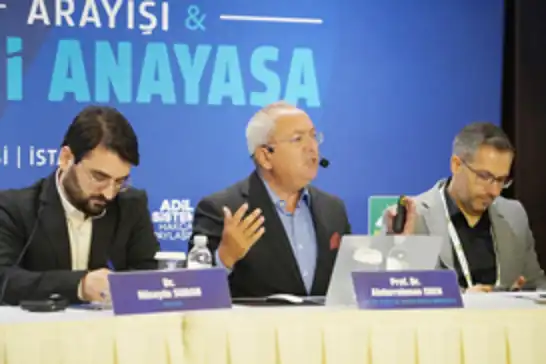 پرۆفسیۆر دکتۆر ئەرەن: دەستووری کودەتا دەتوانرێت فڕێ بدرێت و دەستوورێکی نوێ بەدی بهێنرێت