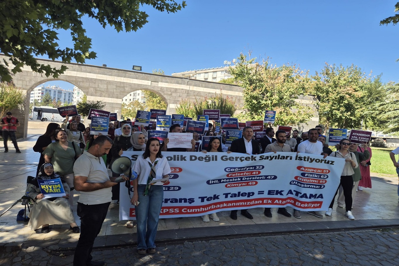 Diyarbakır’da öğretmen adaylarından ek atama talebi Diyarbakır’da öğretmen adaylarından ek atama talebi