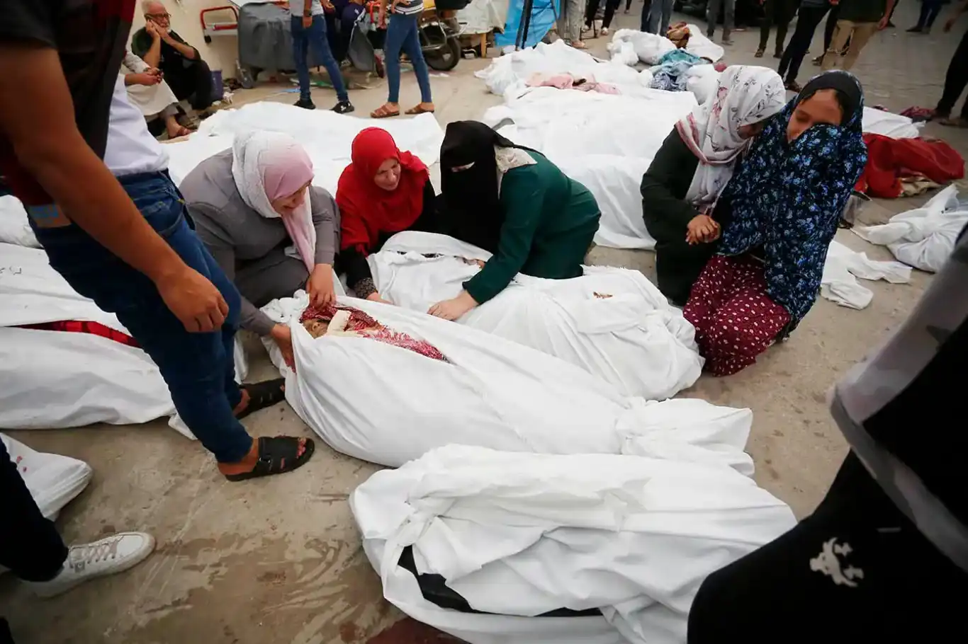لجان المقاومة الفلسطينية تدعو الإعلام الدولي لتوثيق وفضح جرائم الإبادة في غزة