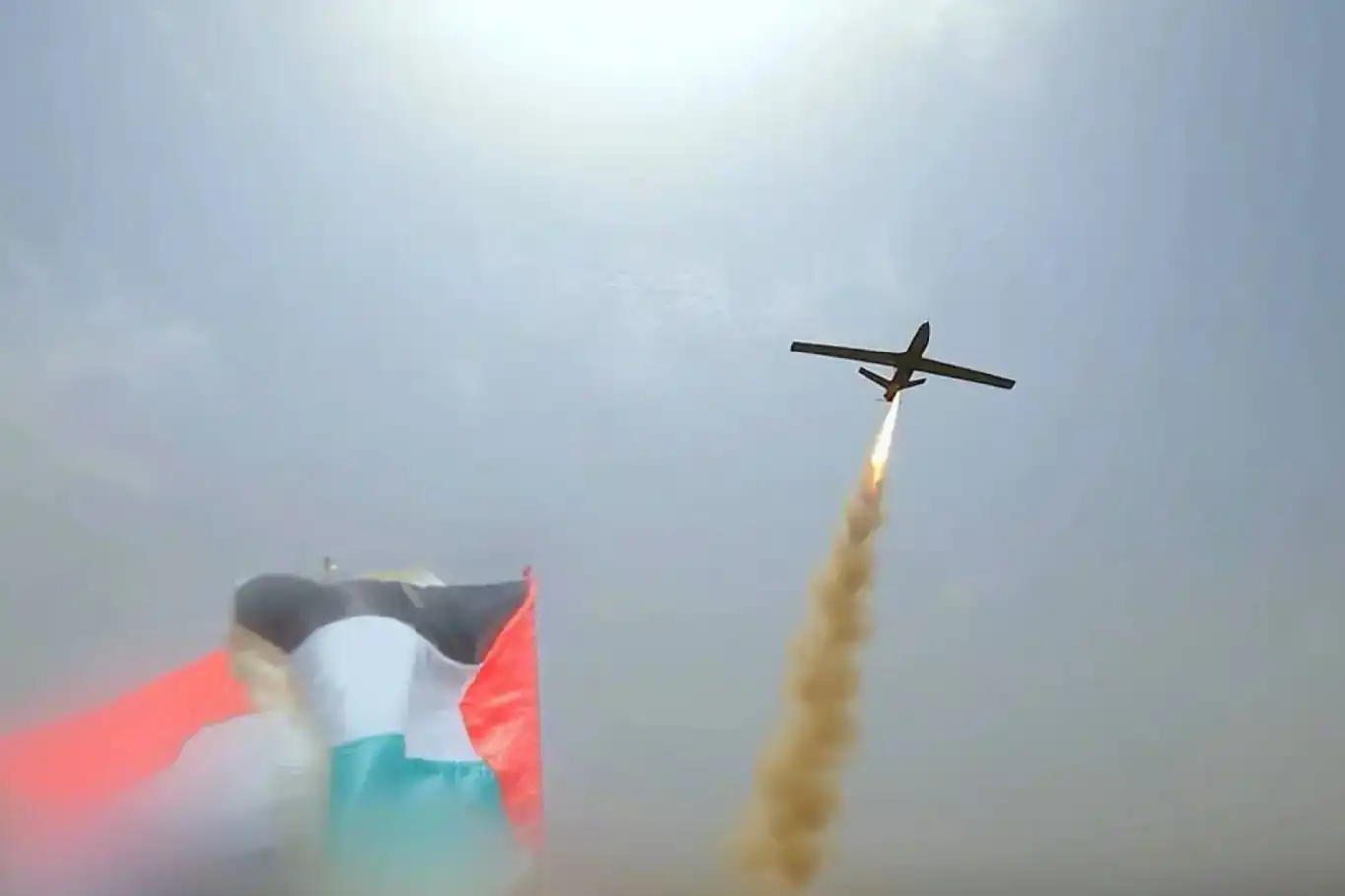 طائرة يمنية مسيّرة تُجبر الاحتلال على إغلاق المجال الجوي فوق مطار رامون طائرة يمنية مسيّرة تُجبر الاحتلال على إغلاق المجال الجوي فوق مطار رامون