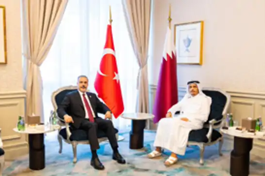 Dışişleri Bakanı Fidan, Katar'da Başbakan Al-Thani ile görüştü