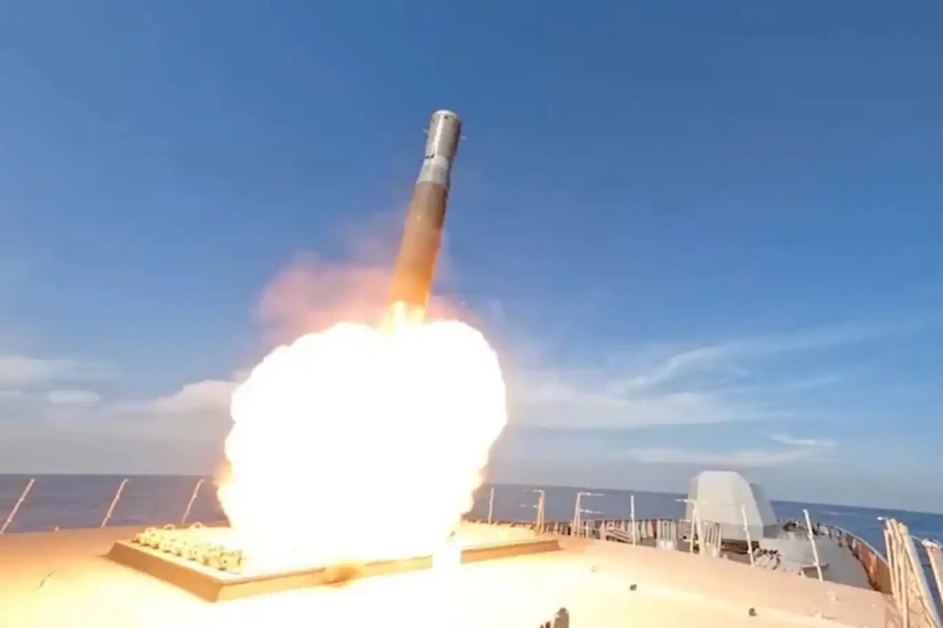 Rusya hipersonik zirkon füzesi fırlattı, NATO alarma geçti Rusya hipersonik zirkon füzesi fırlattı, NATO alarma geçti