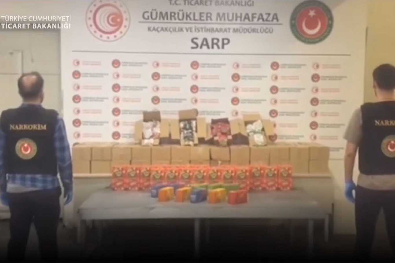 Sarp Gümrük Kapısı ve İstanbul'da 601 kilo uyuşturucu ele geçirildi Sarp Gümrük Kapısı ve İstanbul'da 601 kilo uyuşturucu ele geçirildi