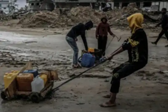 الأونروا: "آلاف الفلسطينيين من غزة وجباليا يعيشون في خيام تفتقر إلى المياه النظيفة والأمان"