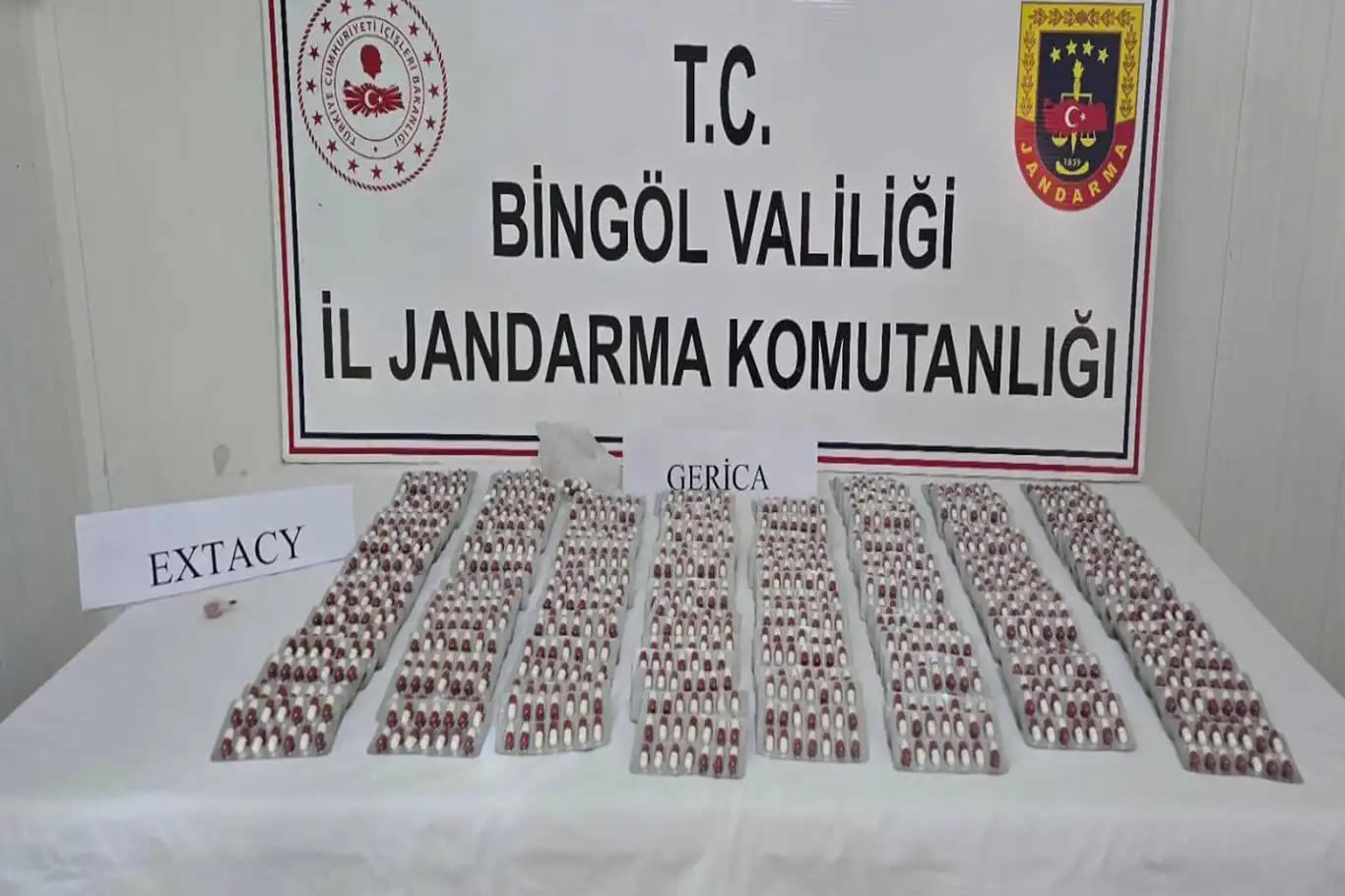 Bingöl’de uyuşturucu hap ele geçirildi: 2 kişi tutuklandı Bingöl’de uyuşturucu hap ele geçirildi: 2 kişi tutuklandı