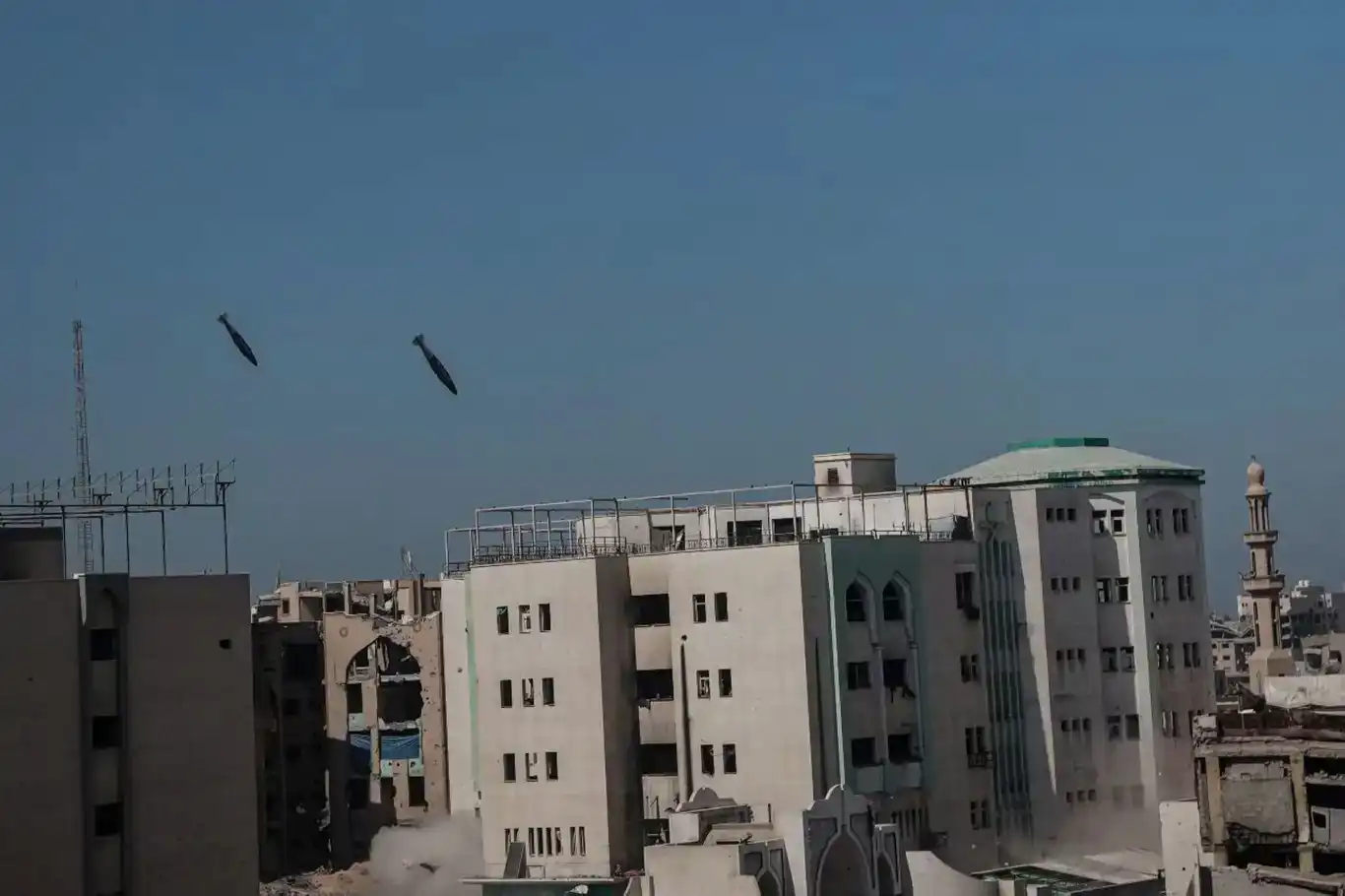 دون أي تحرك دولي..استشهاد 25 فلسطينيًا في غارات الاحتلال على غزة وخان يونس دون أي تحرك دولي..استشهاد 25 فلسطينيًا في غارات الاحتلال على غزة وخان يونس